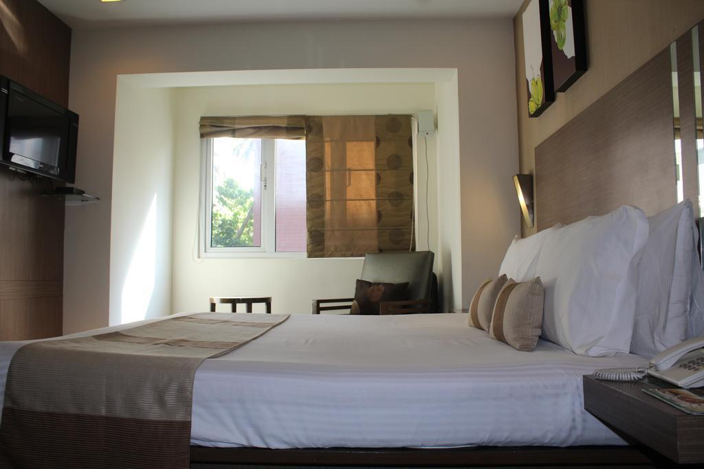 The Lotus Apartment Hotel, Venkatraman Street Chennai Exterior foto