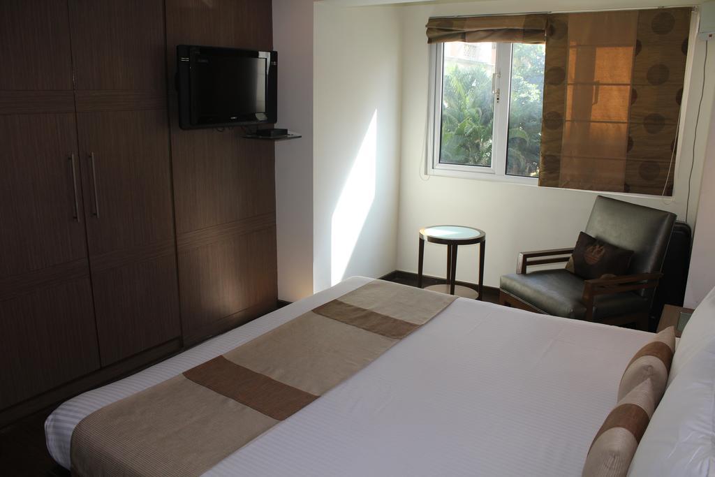 The Lotus Apartment Hotel, Venkatraman Street Chennai Exterior foto