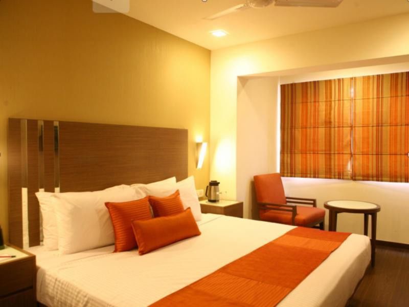 The Lotus Apartment Hotel, Venkatraman Street Chennai Exterior foto