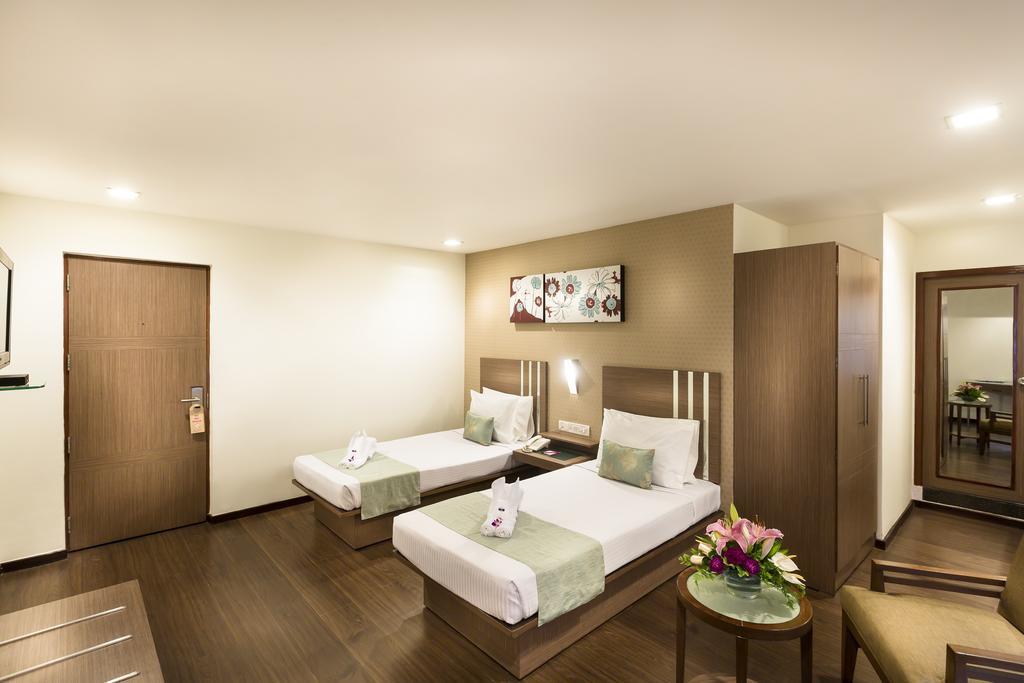 The Lotus Apartment Hotel, Venkatraman Street Chennai Exterior foto